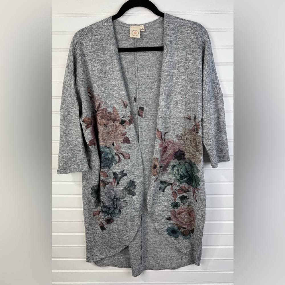 Live in the Moment Gray Floral Open-Front Women's thin Cardigan sweater. Size M